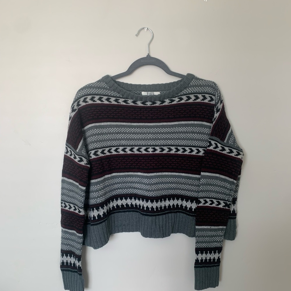 BB Dakota size small cropped sweater